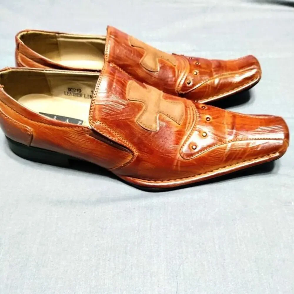 Majestic Men 11M Carmel Brown Cross Emblem Copper Studs Oxford Leather Shoes Y2K